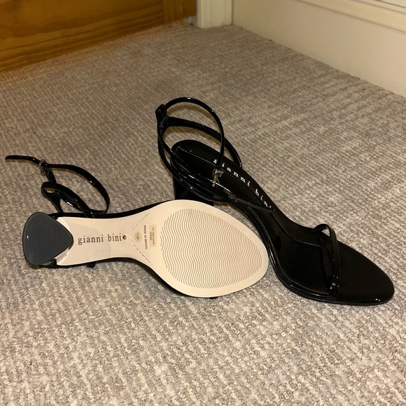Gianni Bini Black strappy heels - Picture 4 of 4